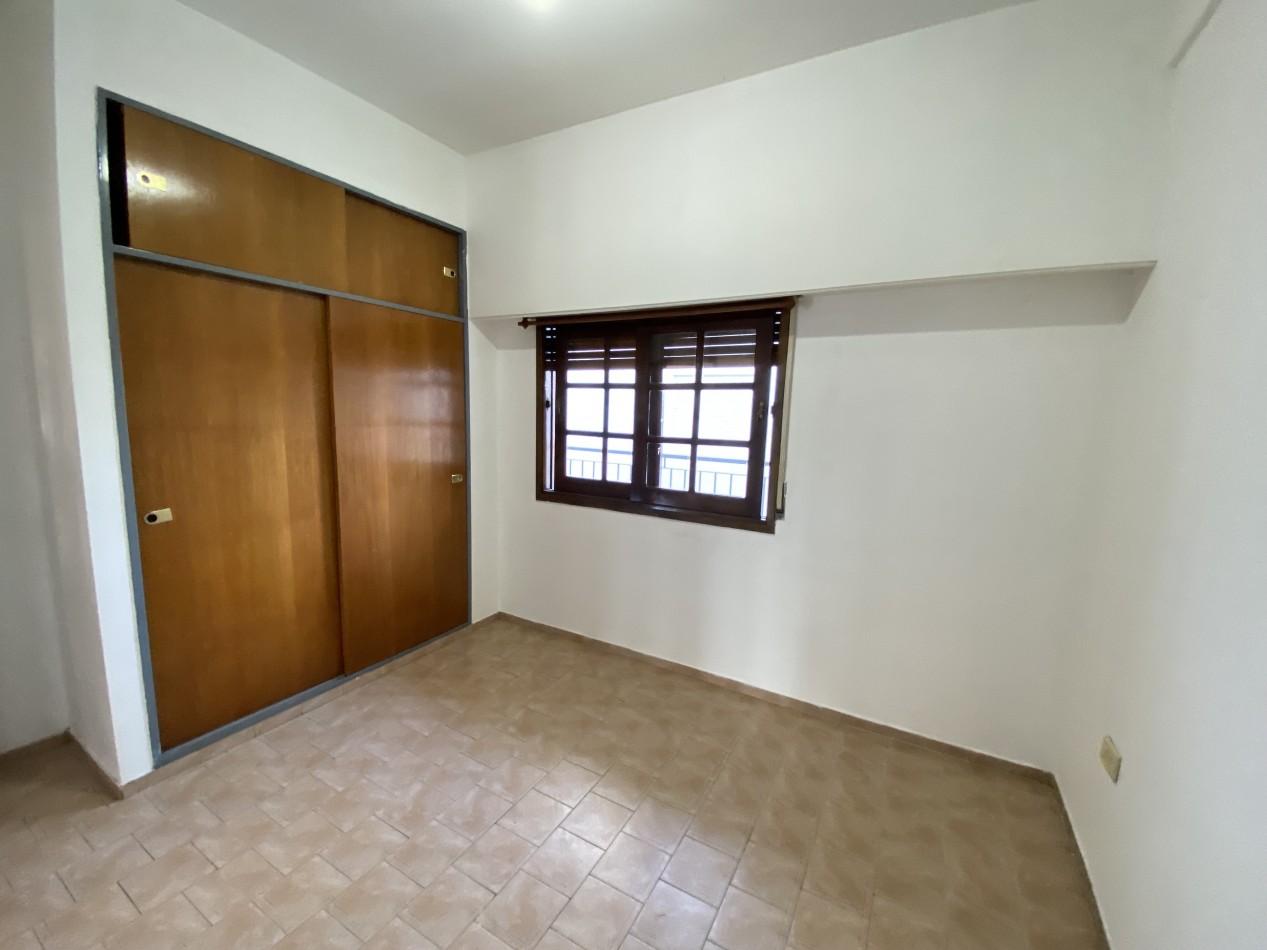 PASAJE KING 936 2° PISO A - CIUDAD MADERO -  3 AMBIENTES