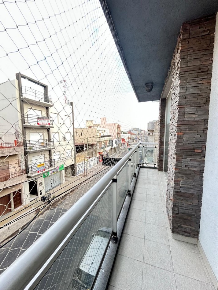 AV. BOULOGNE SUR MER 1466 2° A -CIUDAD MADERO- 3 AMBIENTES