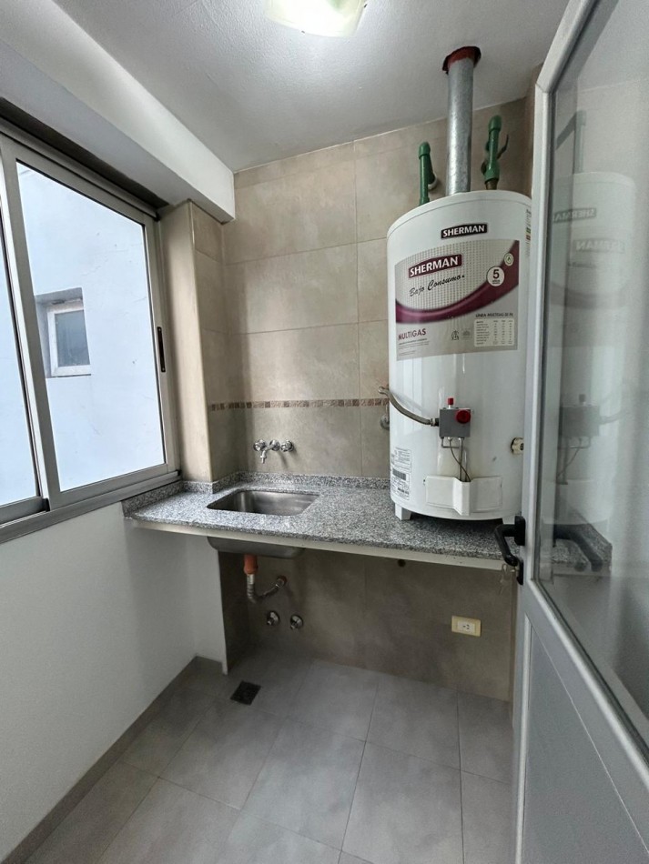 AV. BOULOGNE SUR MER 1466 2° A -CIUDAD MADERO- 3 AMBIENTES