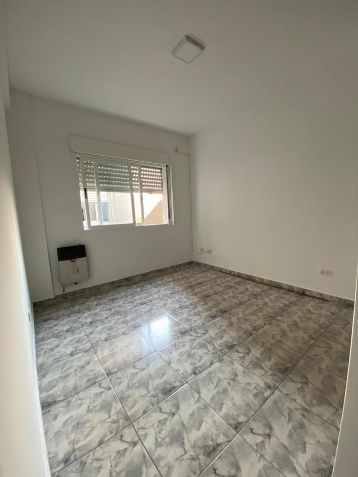 AV. VELEZ SARFIELD 451 2° I- CIUDAD MADERO - 2 AMBIENTES | Anzalone Propiedades