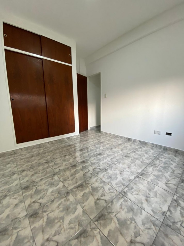 AV. VELEZ SARFIELD 451 2° I- CIUDAD MADERO - 2 AMBIENTES | Anzalone Propiedades