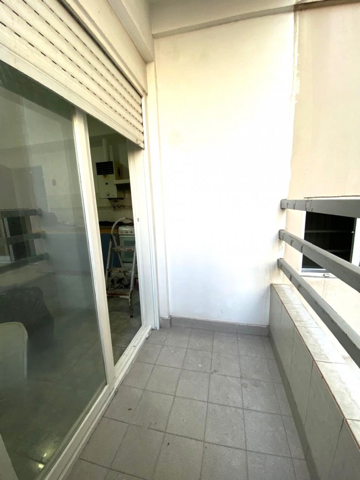 AV. VELEZ SARFIELD 451 2° I- CIUDAD MADERO - 2 AMBIENTES | Anzalone Propiedades