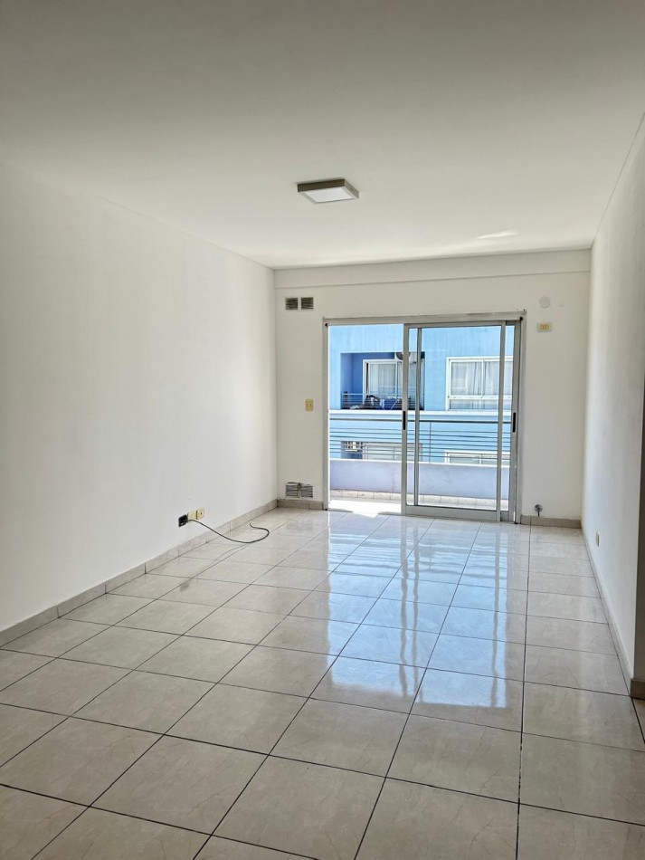 AV. VELEZ SARFIELD 547 3° 4 - CIUDAD MADERO - 2 AMBIENTES | Anzalone Propiedades