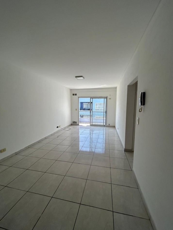 AV. VELEZ SARFIELD 547 3° 4 - CIUDAD MADERO - 2 AMBIENTES | Anzalone Propiedades