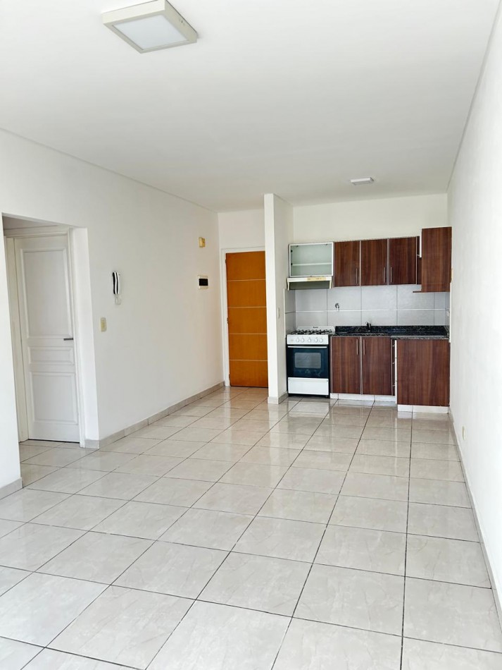 AV. VELEZ SARFIELD 547 3° 4 - CIUDAD MADERO - 2 AMBIENTES | Anzalone Propiedades