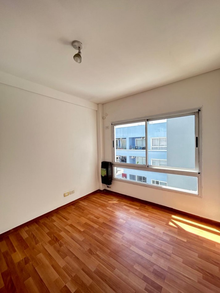 AV. VELEZ SARFIELD 547 3° 4 - CIUDAD MADERO - 2 AMBIENTES | Anzalone Propiedades