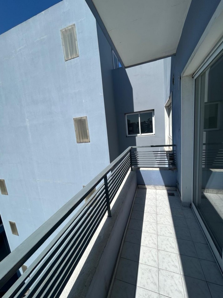 AV. VELEZ SARFIELD 547 3° 4 - CIUDAD MADERO - 2 AMBIENTES | Anzalone Propiedades