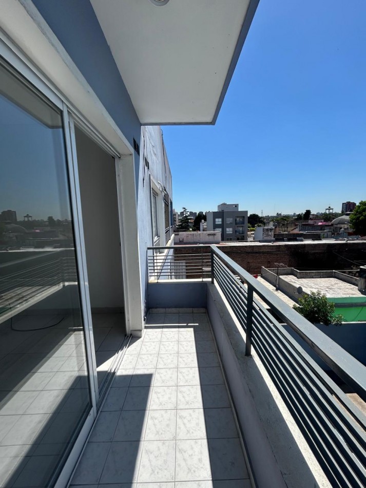 AV. VELEZ SARFIELD 547 3° 4 - CIUDAD MADERO - 2 AMBIENTES | Anzalone Propiedades