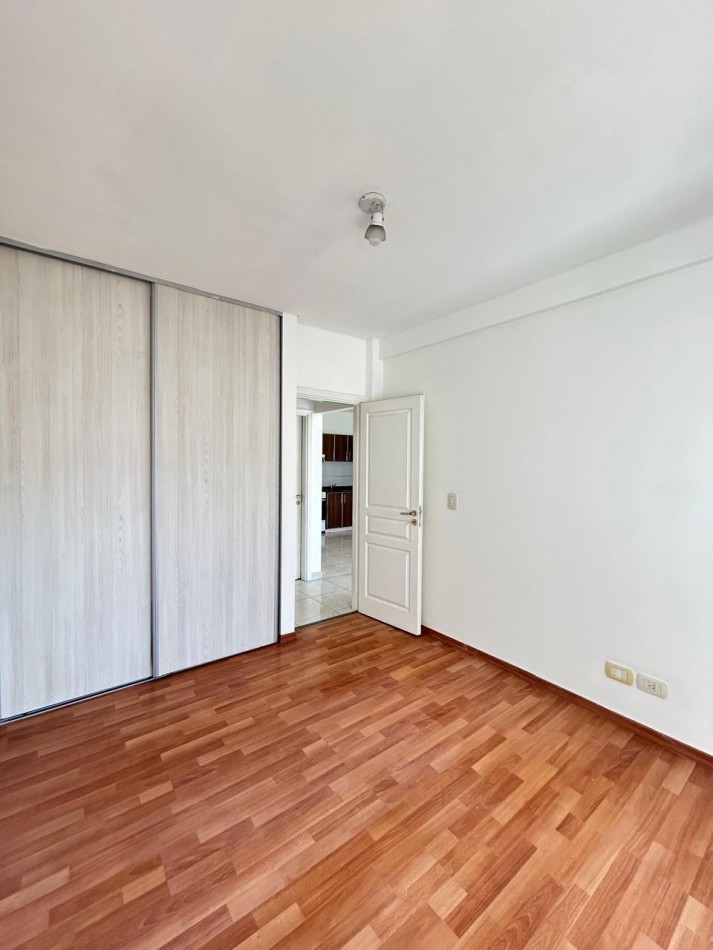 AV. VELEZ SARFIELD 547 3° 4 - CIUDAD MADERO - 2 AMBIENTES | Anzalone Propiedades