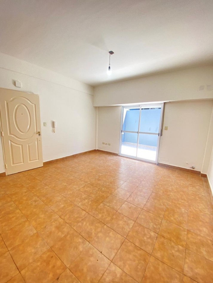 RIVERA 1112 P.B N°4- CIUDAD MADERO - 2 AMBIENTES CON PATIO | Anzalone Propiedades