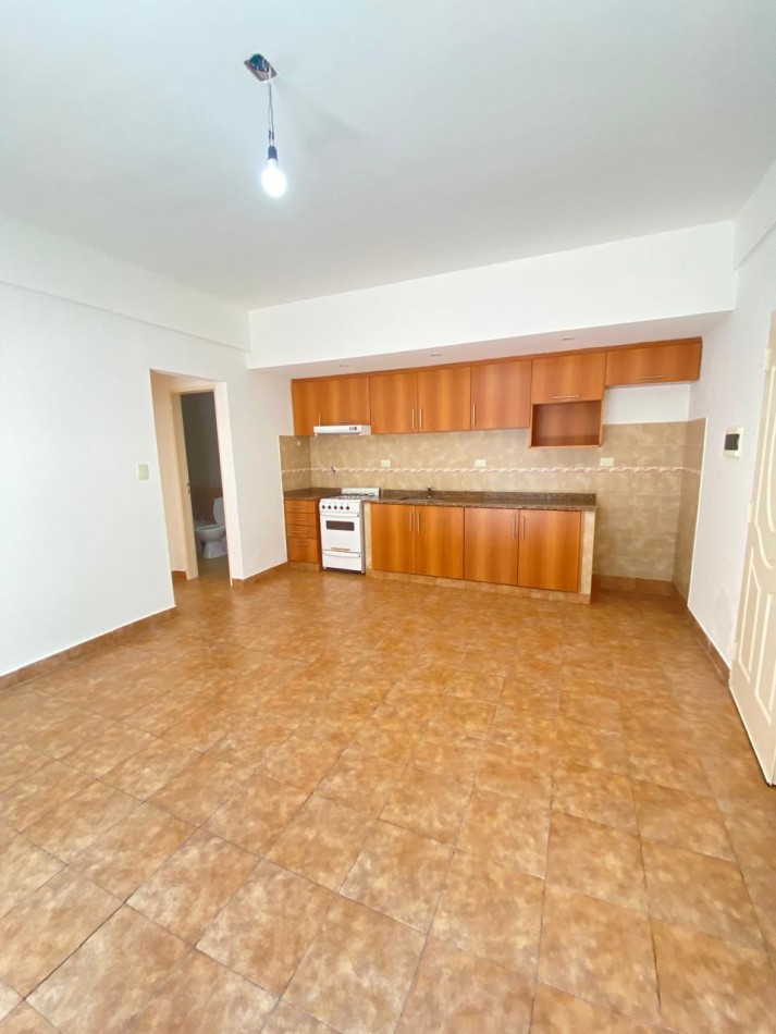 RIVERA 1112 P.B N°4- CIUDAD MADERO - 2 AMBIENTES CON PATIO | Anzalone Propiedades