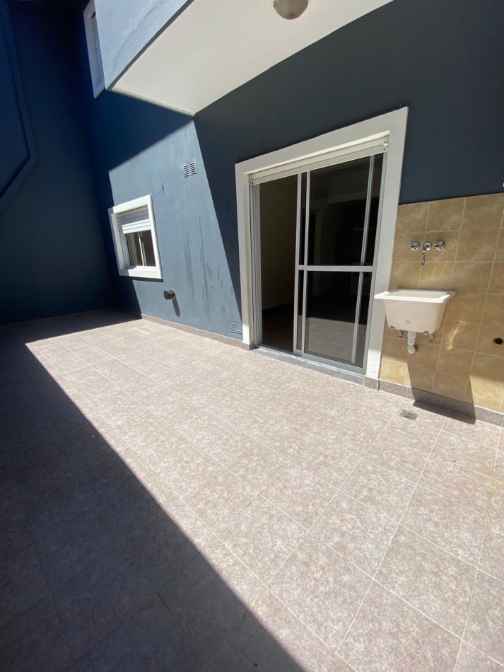 RIVERA 1112 P.B N°4- CIUDAD MADERO - 2 AMBIENTES CON PATIO | Anzalone Propiedades