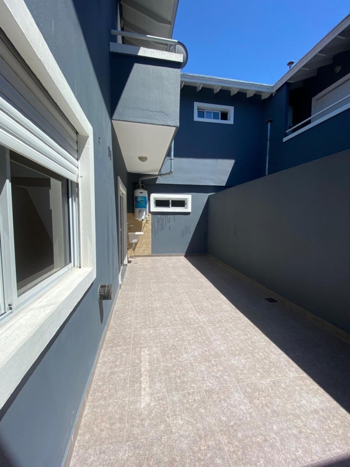 RIVERA 1112 P.B N°4- CIUDAD MADERO - 2 AMBIENTES CON PATIO | Anzalone Propiedades