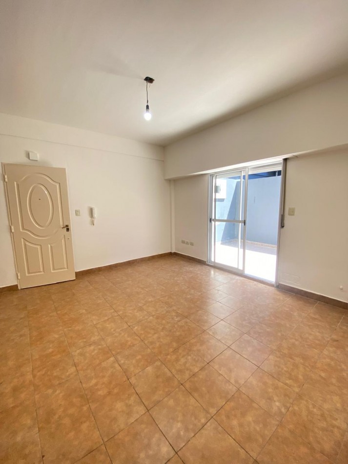 RIVERA 1112 P.B N°4- CIUDAD MADERO - 2 AMBIENTES CON PATIO | Anzalone Propiedades