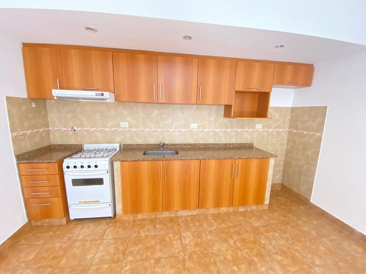 RIVERA 1112 P.B N°4- CIUDAD MADERO - 2 AMBIENTES CON PATIO | Anzalone Propiedades