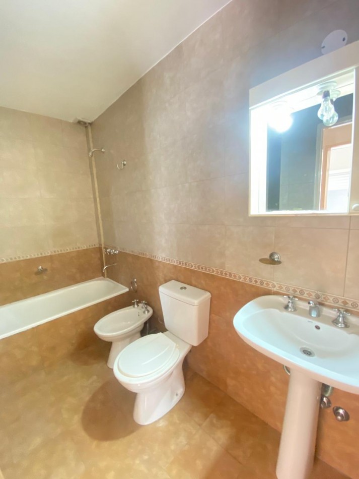 RIVERA 1112 P.B N°4- CIUDAD MADERO - 2 AMBIENTES CON PATIO | Anzalone Propiedades