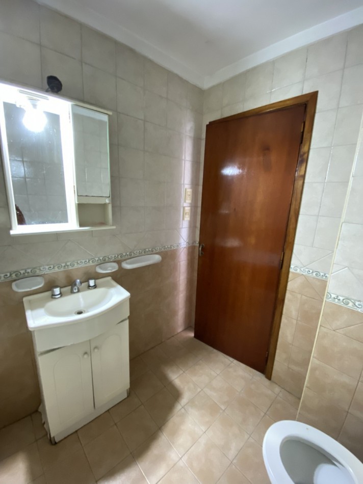 PASAJE KING 936 2° PISO A - CIUDAD MADERO -  3 AMBIENTES